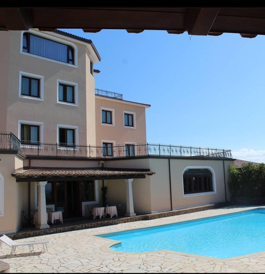 Le Tre Rose Otel Bono  Dış mekan fotoğraf