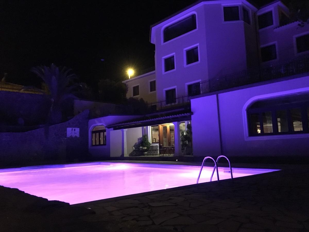 Le Tre Rose Otel Bono  Dış mekan fotoğraf