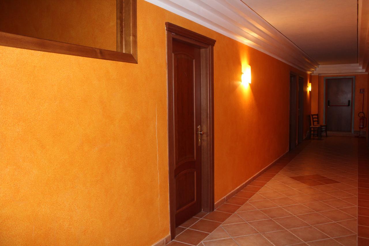Le Tre Rose Otel Bono  Dış mekan fotoğraf